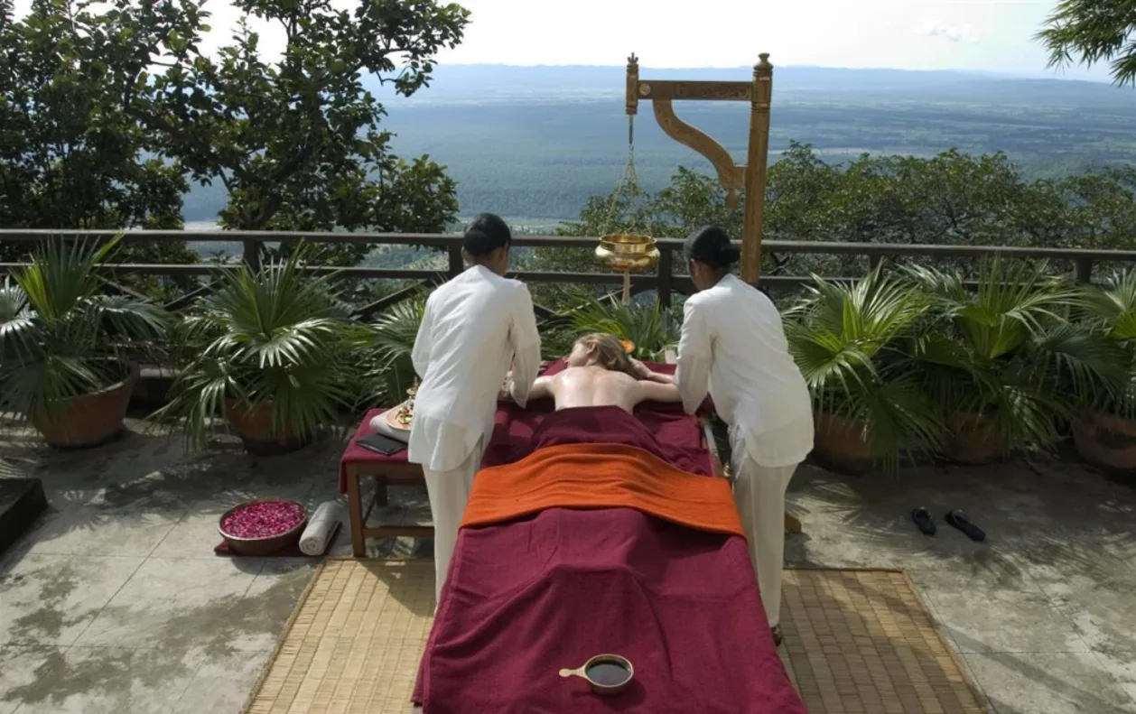 Oil massage at Ananda in the Himalayas
